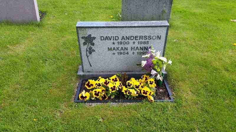 Grave number: 1 GL.8   102-103