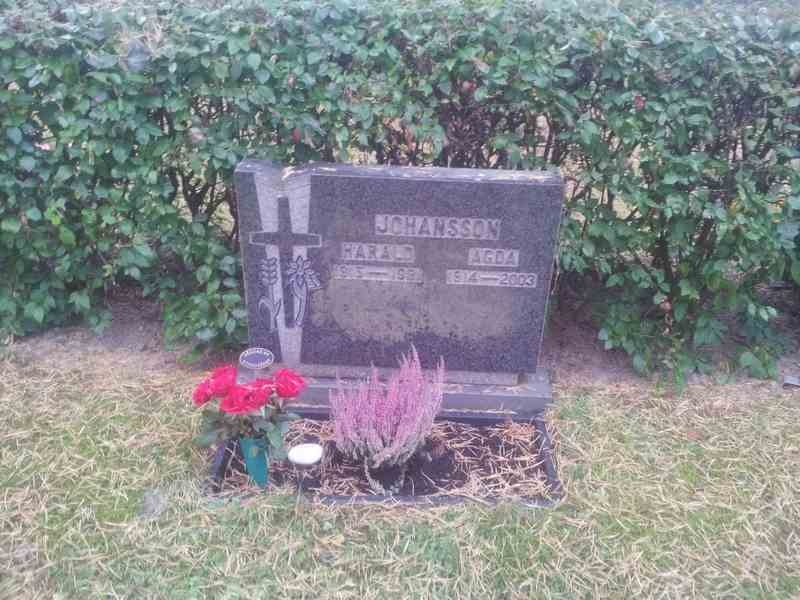 Grave number: 1 KV.9   122-123