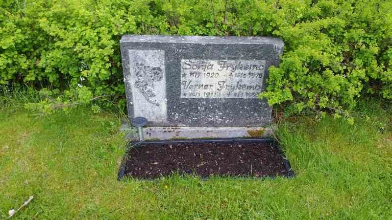 Grave number: 1 GL.8   296-297