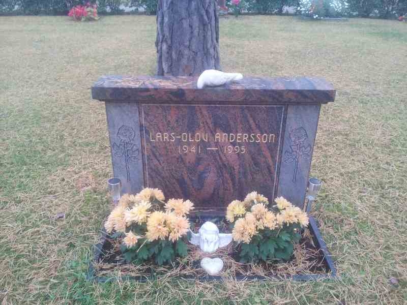 Grave number: 1 KV.9   309-310