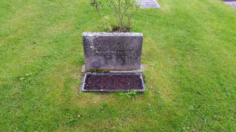 Grave number: 1 GL.7    10