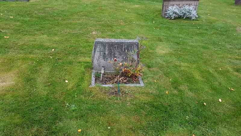 Grave number: 1 GL11    82-83