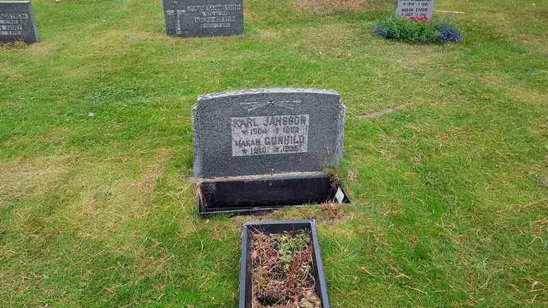 Grave number: 1 NJ   108-109