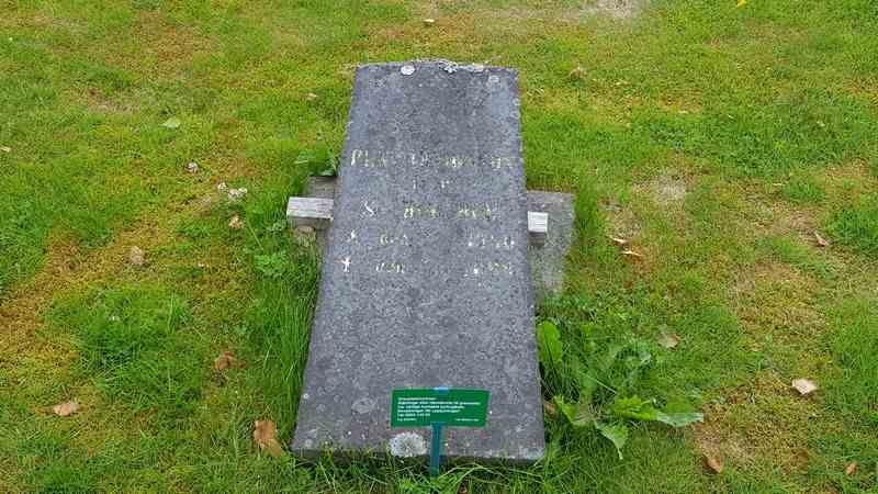 Grave number: 3 V C5     7