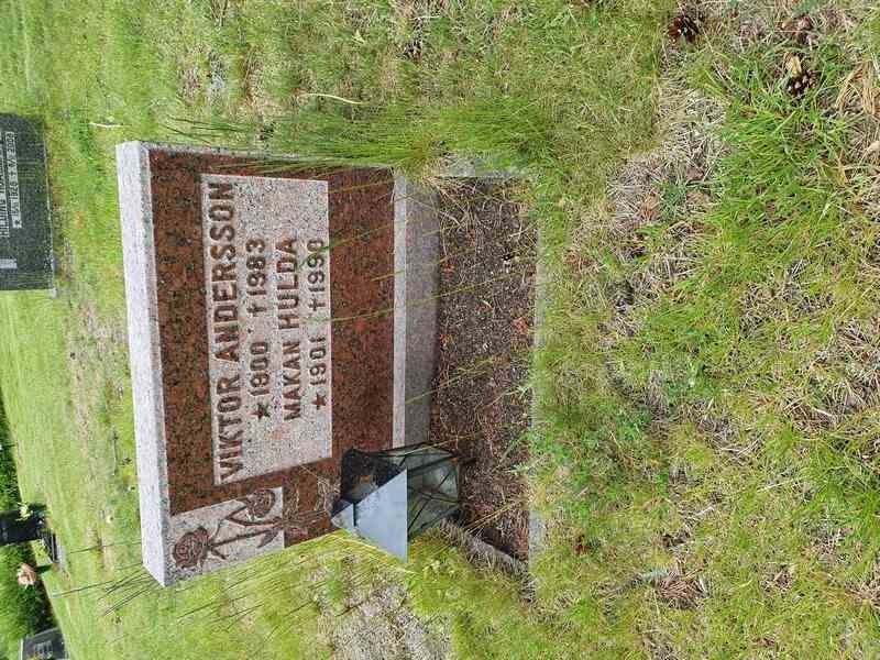 Grave number: 1 GL.9   116-117