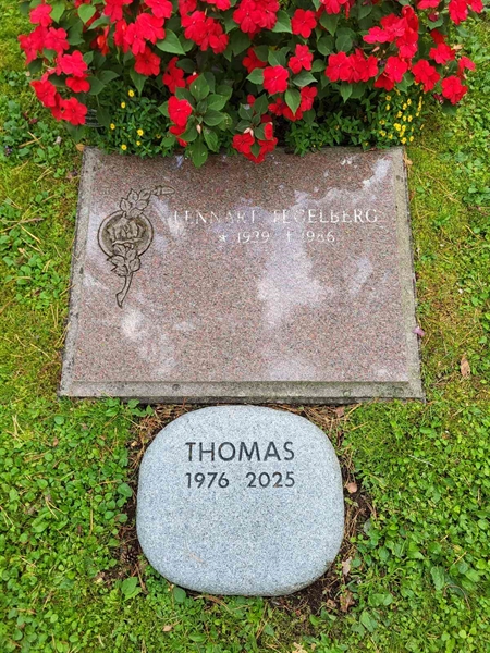 Grave number: H HE 219-220