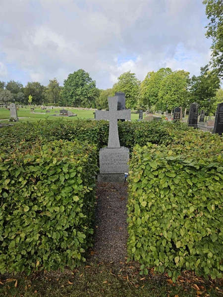 Grave number: Fr 5   607-609