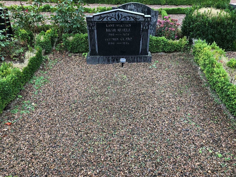 Grave number: Kå 40    26, 27