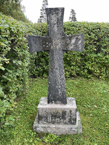 Grave number: MV III     1