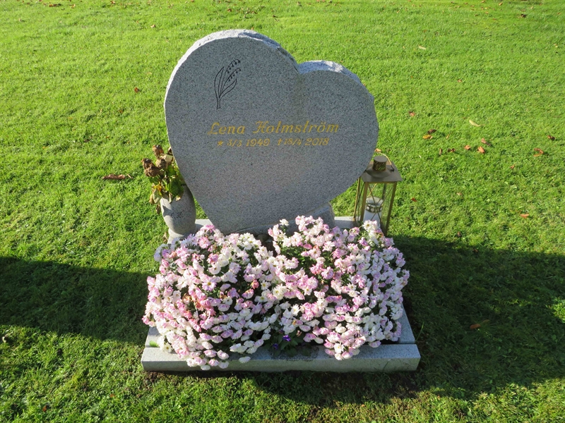 Grave number: 1 12   50