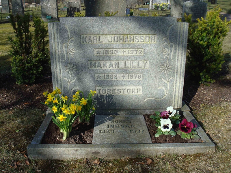 Grave number: KU 07   108, 109