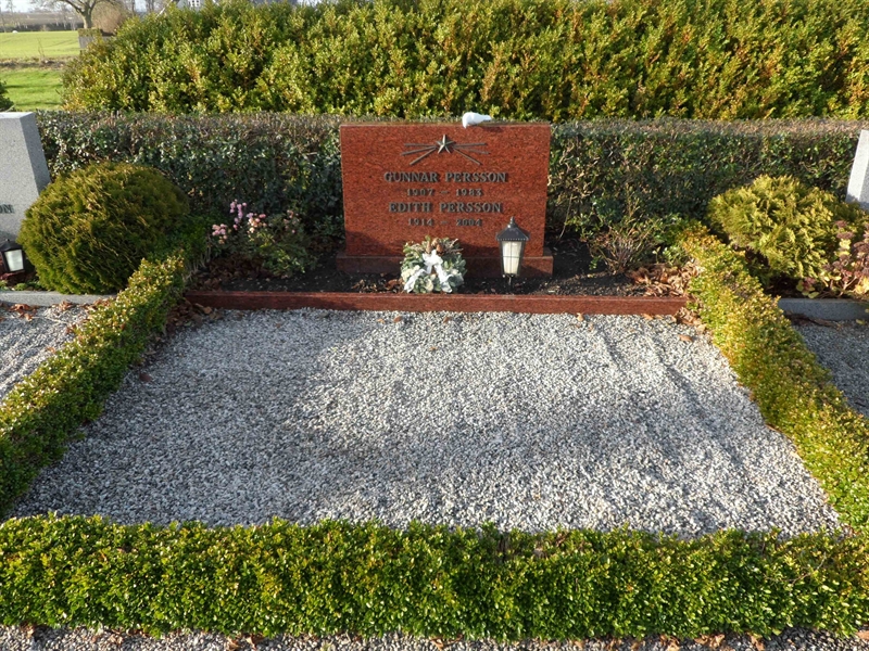 Grave number: ÖTN NVK2   132, 133