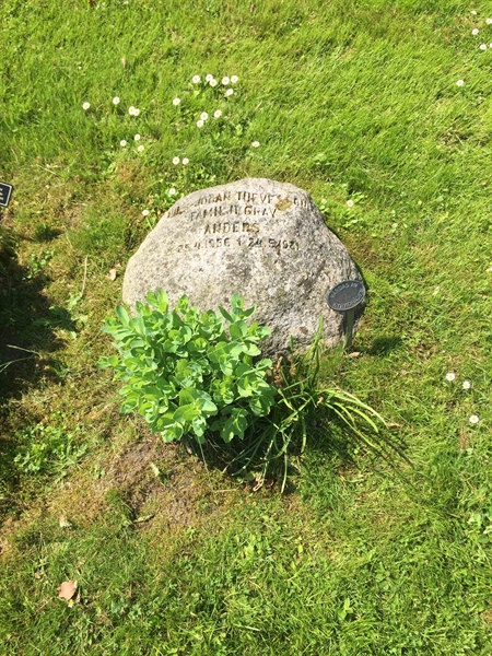 Grave number: BNB 4E  1152