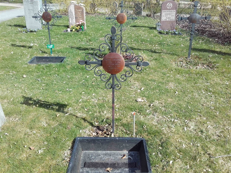 Grave number: NO 08    32