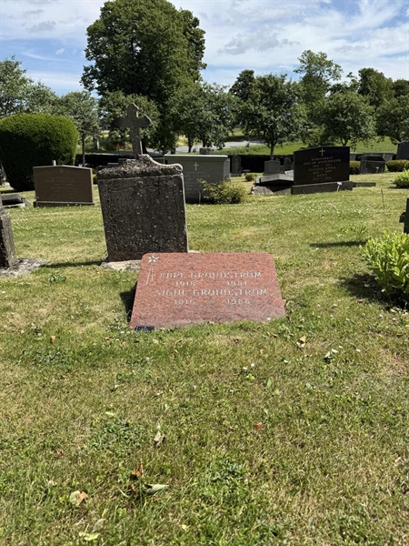 Grave number: FÅ A 105
