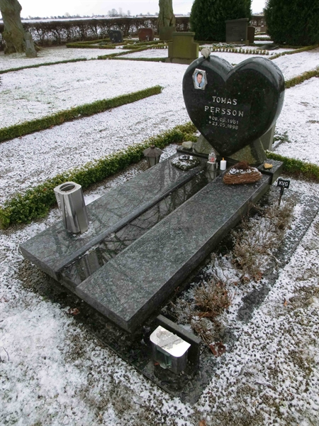 Grave number: LB C    095