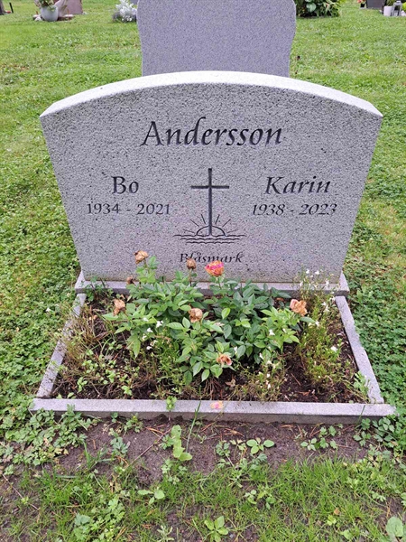 Grave number: 2 N  2719