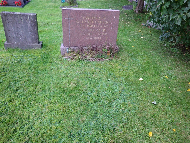 Grave number: VI A    40, 41