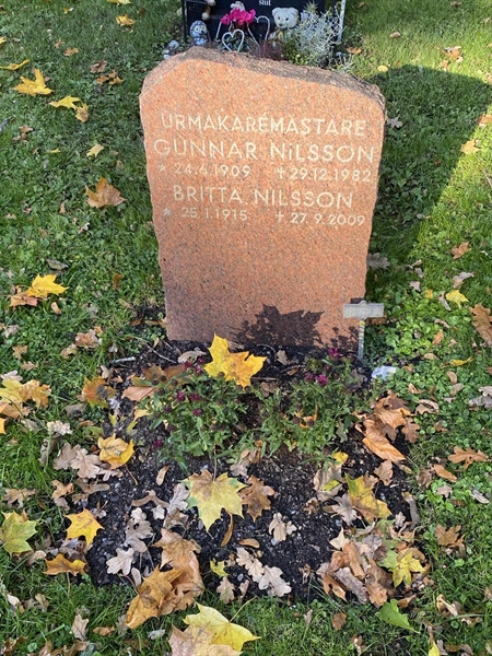 Hautatunnus: 1 H   417