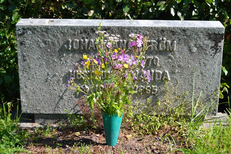 Grave number: 3 B    71