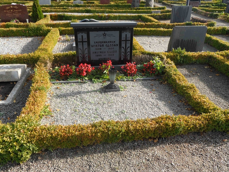 Grave number: ÖT GVK1N    14, 15