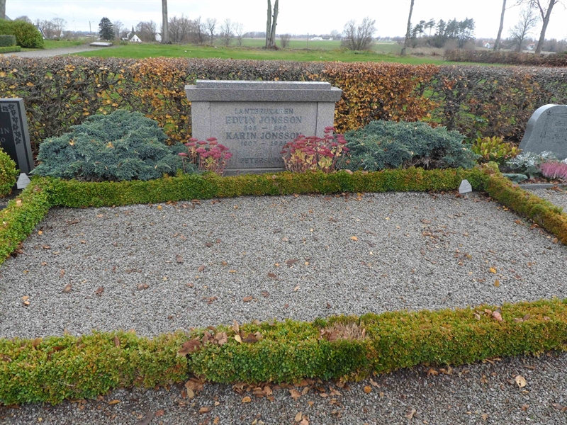 Grave number: ÖTN NMK10     5, 6, 7