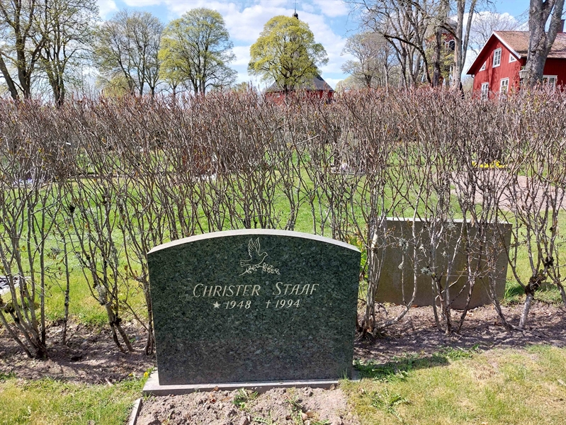 Grave number: HÖ 7    9, 10