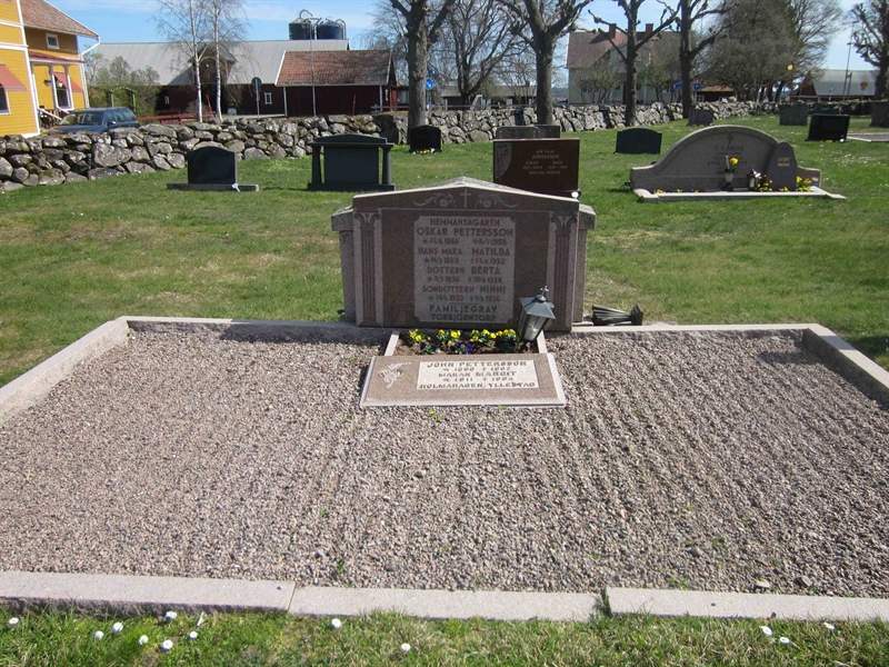 Grave number: 04 C  218, 219, 220