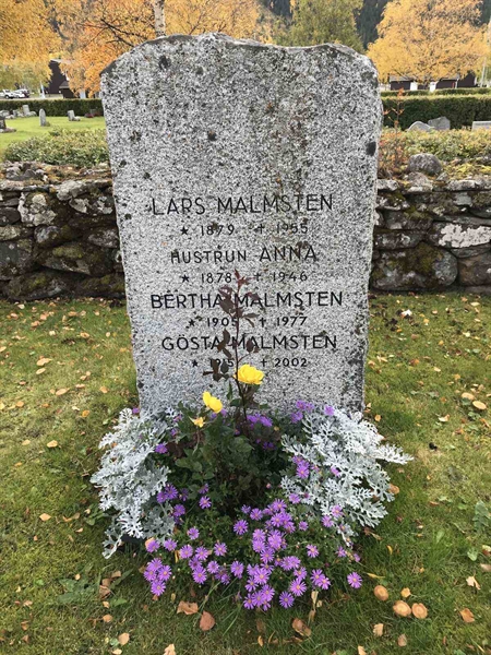 Grave number: ÅR A   438, 439, 440, 441, 442