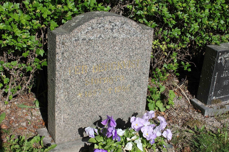 Grave number: A N  671