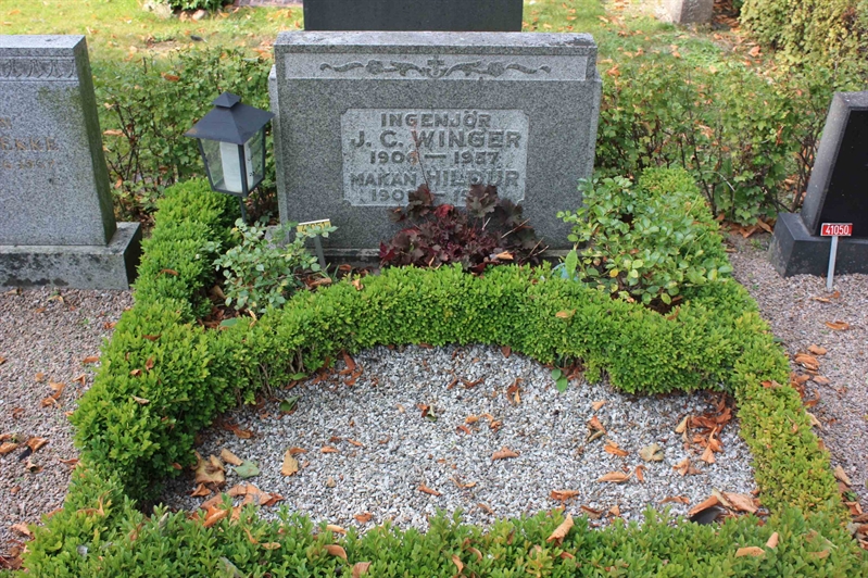 Grave number: Ö U04     3