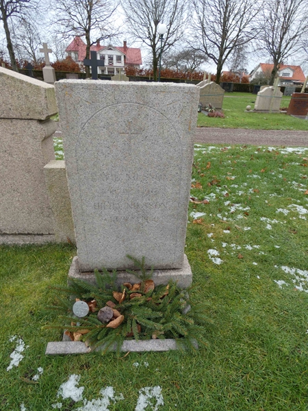 Grave number: TR 3    71