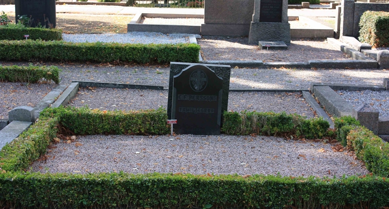 Grave number: Ö 18i    47, 48