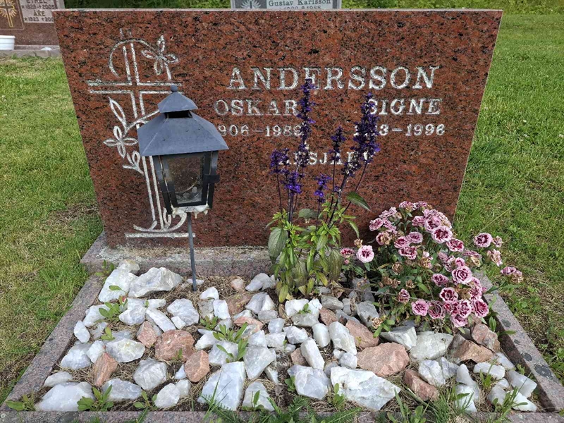 Grave number: 001 3  2245