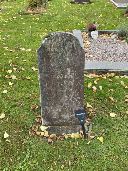 Grave number: 1 07    28