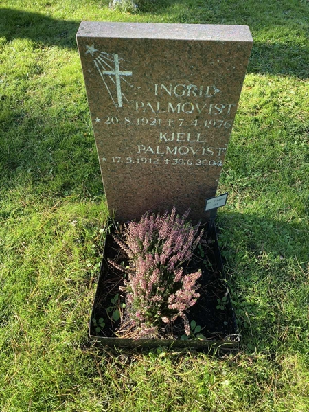 Hautatunnus: 2 F   483