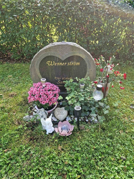 Grave number: 1 KV16   107-109