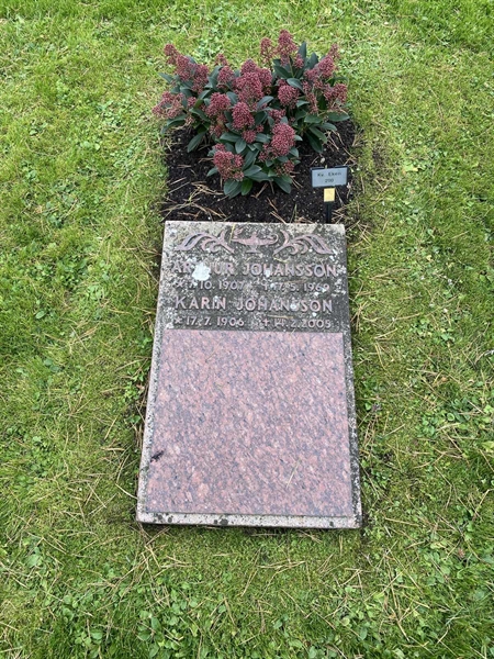 Hautatunnus: 2 E   200