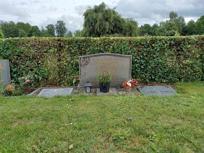 Grave number: OS H    17, 18