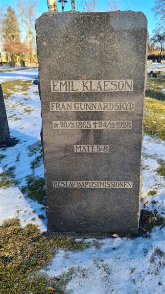 Grave number: M G 05 58
