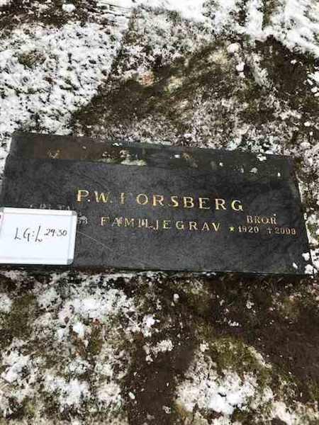 Grave number: LG L    29, 30