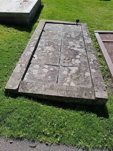 Grave number: 06 61081