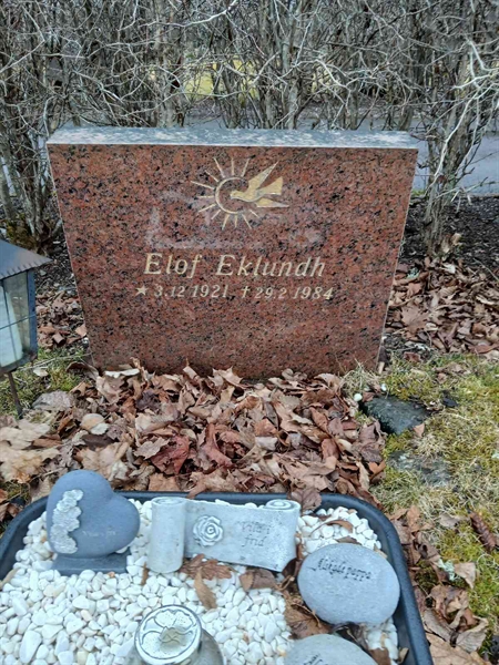 Gravnummer: 2 10  107