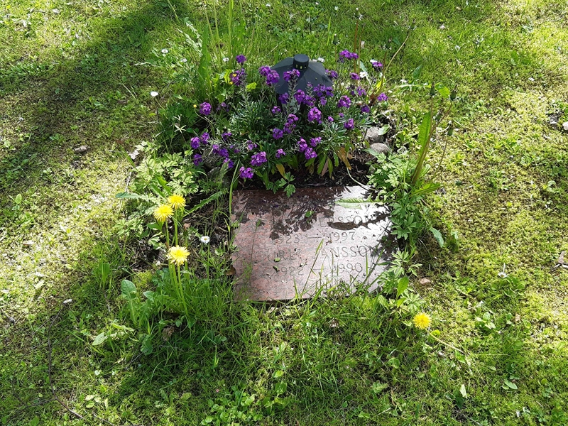 Grave number: KA 15   157