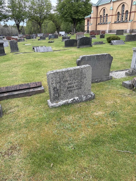 Grave number: SKF B    11, 12