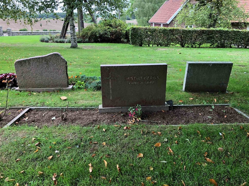 Grave number: RK A4    10, 11
