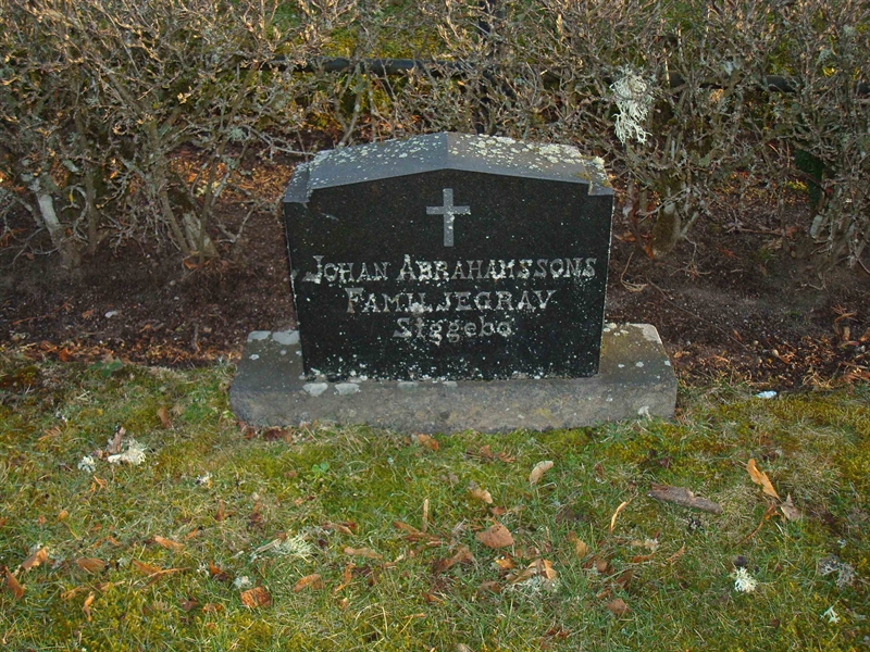 Grave number: KU 02     4, 5