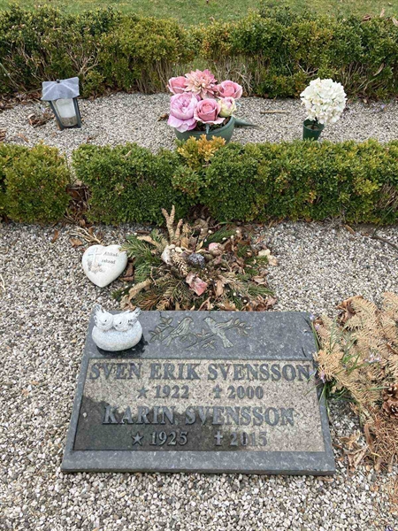 Grave number: Ö 04i 98, 99