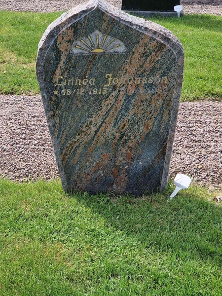 Gravnummer: 04 B   12