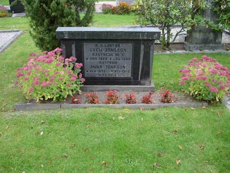 Grave number: HK F   112, 113